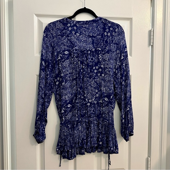 Forever 21 Blue & White Paisley Side-tie Blouse - Picture 2 of 5